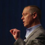 Han dirigerar Aras PLMs väg mot den DIGITALA TRÅDEN