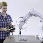 Smartphone-koncept ska göra det lättare att installera, programmera och styra ABBs industrirobotar