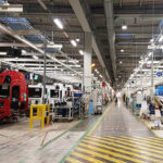 Halvledarbristen slår mot Volvo: Stoppar produktion i Gent, men även Tuve kan drabbas