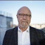 KRÖNIKA: Att köpa eller bygga egna applikationer – det är frågan