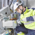 ABB erbjuder skräddarsydda digitala verktyg när industrivärlden startar om efter ”Coronapauserna”