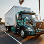 Volvo Trucks får 190 miljoner i amerikanskt miljöstöd för 70 VNR el-lastbilar