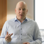 ERP: Vad är det som är så märkvärdigt med IFS nya molnlösning? Möt teknikchefen Dan Matthews i en djupintervju