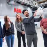ABB-studie: Nyindustrialisering i riskzonen på grund av klyfta inom automationsutbildningar