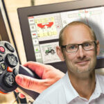 Smarta industrifordon: Elektronikleverantören CrossControl vässar sin digitala resa med PTCs Windchill PLM