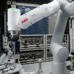 Ny milstolpe för kollaborativa robotar: ABB i samarbete med XtalPi kring automatiska och smarta lab-miljöer